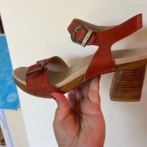 NWOT Dansko Women's Block Heels in Burnt Orange with Buckle size 9 /39